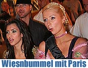 25.09.2006 Late Night auf der Wiesn: Paris Hilton im Olympialooping (Foto: Martin Schmitz)